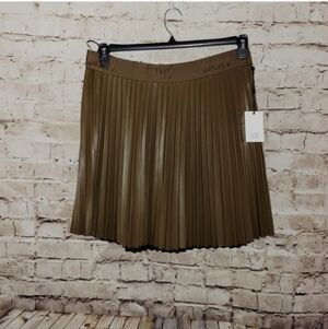 ❤️ NWT  DKNY pleated faux leather skirt Size XL